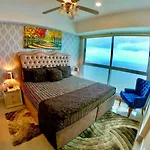 JACUZZI- Apartamento de lujo 2BR 35 piso Vista al mar