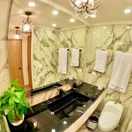 Jacuzzi- Apartamento De Lujo 2br 35 Piso Vista Al Mar * Cartagena