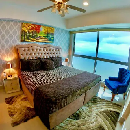 Jacuzzi- Apartamento De Lujo 2br 35 Piso Vista Al Mar * Cartagena