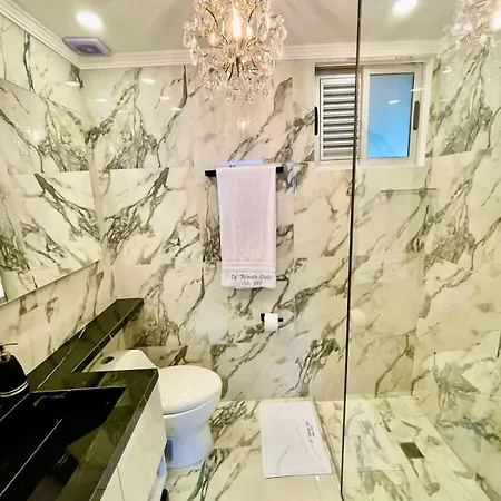 Jacuzzi- Apartamento De Lujo 2br 35 Piso Vista Al Mar Apartamento *