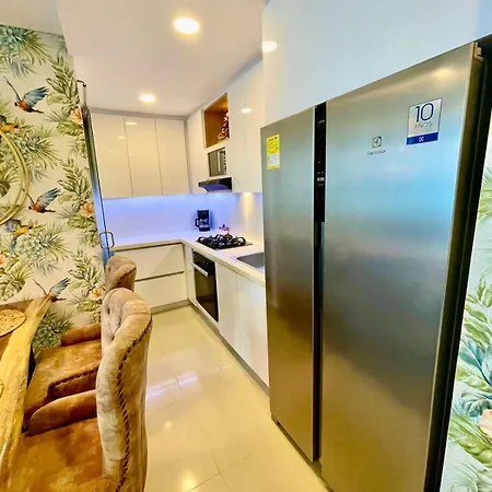 Jacuzzi- Apartamento De Lujo 2br 35 Piso Vista Al Mar *