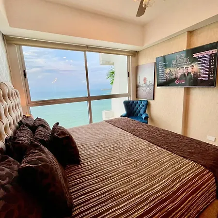 Apartamento Jacuzzi- Apartamento De Lujo 2br 35 Piso Vista Al Mar Cartagena